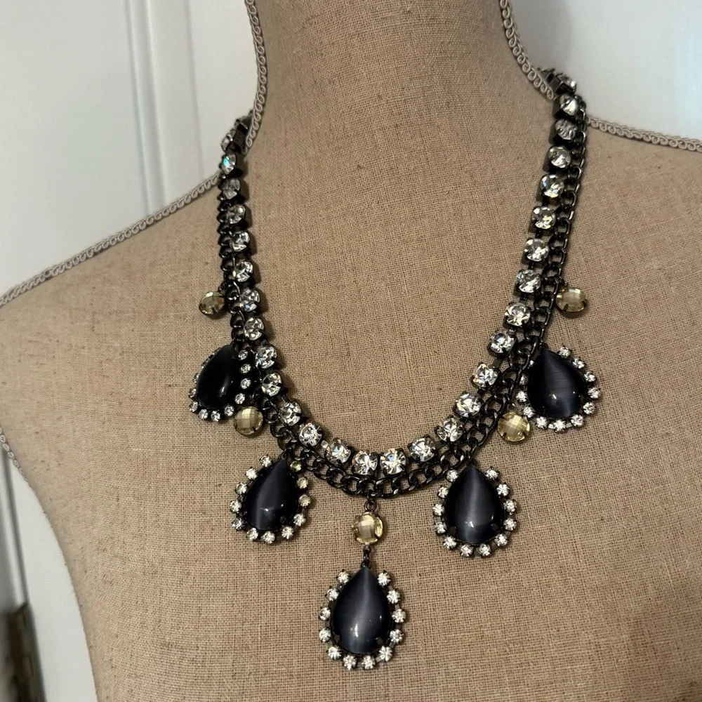 NEW NECKLACE GUNMETAL CHAIN LARGE RHINESTONES AND GRAY TEARDROPS STATEMENT 21”